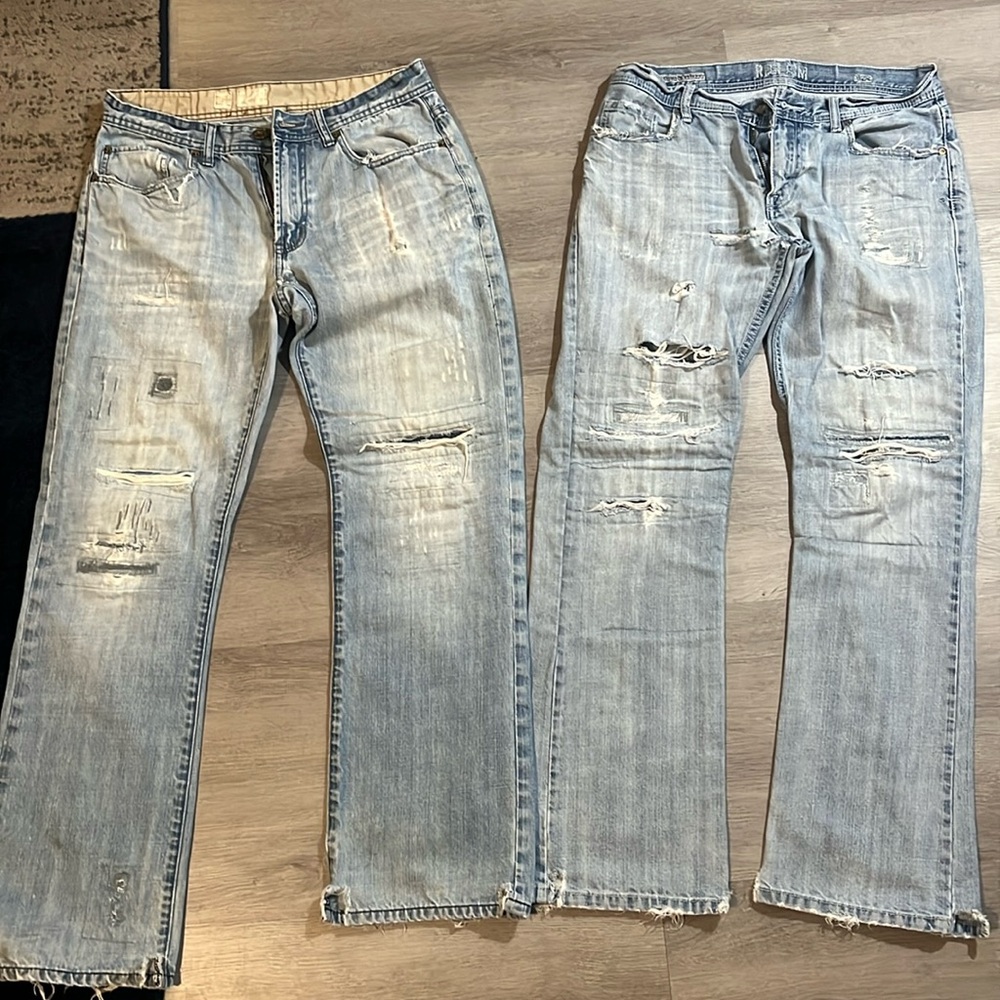 2 pair of super worn, but comfy jeans. 32x32. Buckle Reclaim and Trevero.